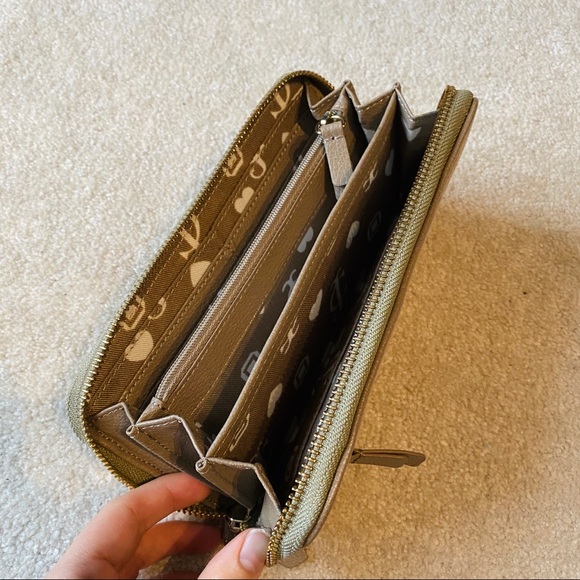 Juicy Couture Y2K Wallet - Picture 3 of 3